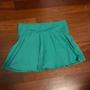 Old Navy Women's Athletic Skort in Green